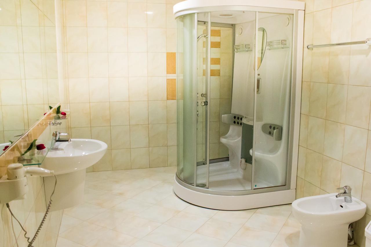 Alir Hotel Zhytomyr Luaran gambar