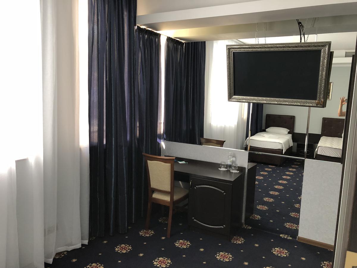 Alir Hotel Zhytomyr Luaran gambar